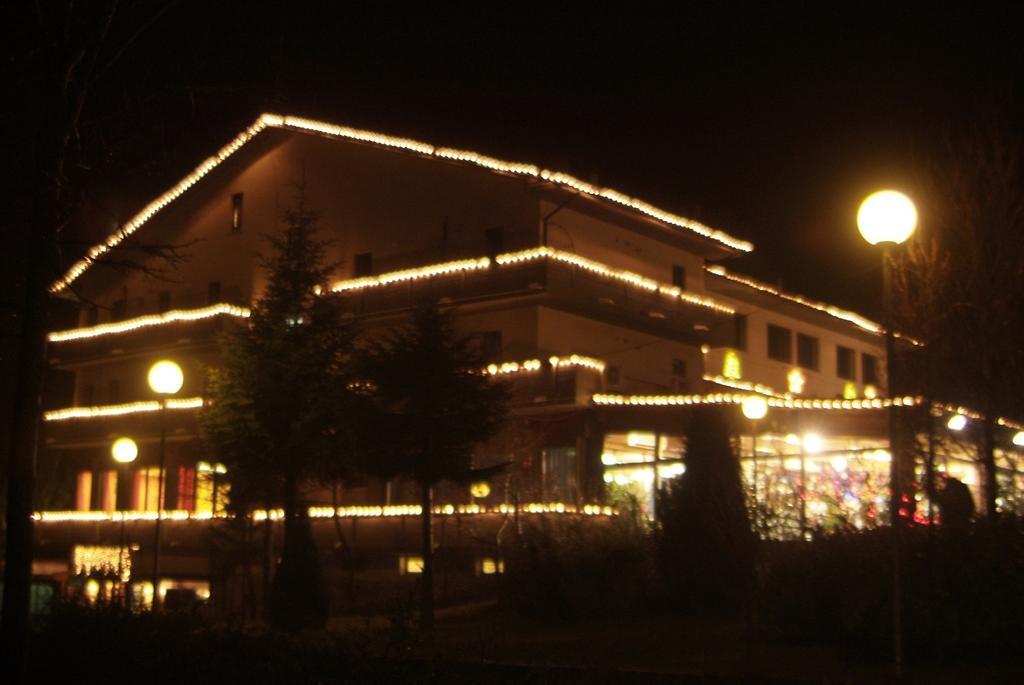Hotel Tetto Delle Marche - Ristorante Dei Conti Cingoli Εξωτερικό φωτογραφία