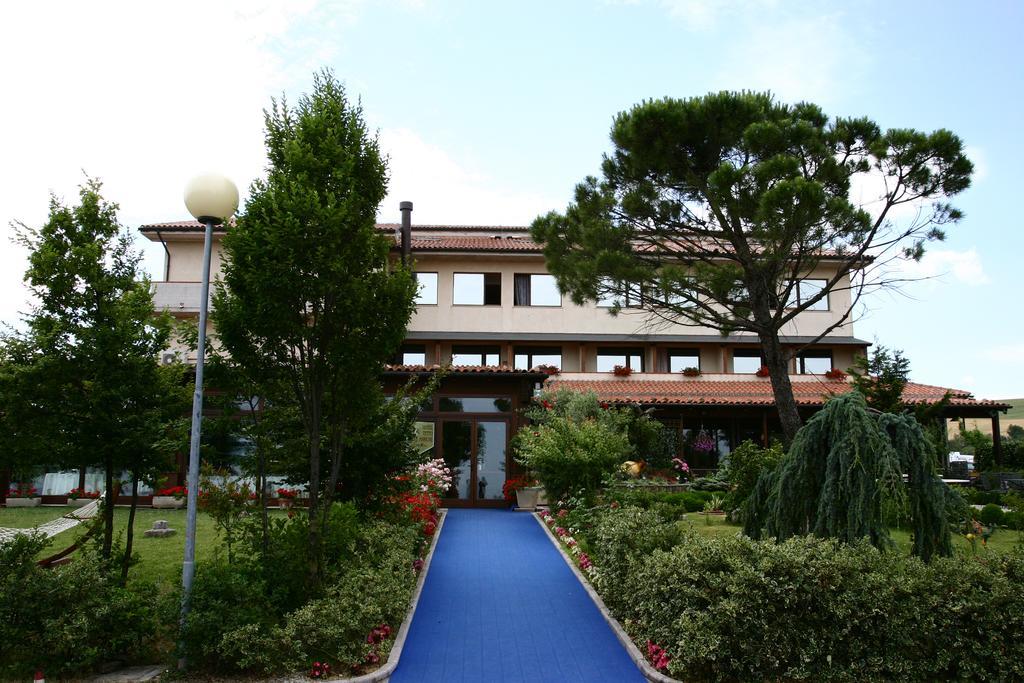 Hotel Tetto Delle Marche - Ristorante Dei Conti Cingoli Εξωτερικό φωτογραφία
